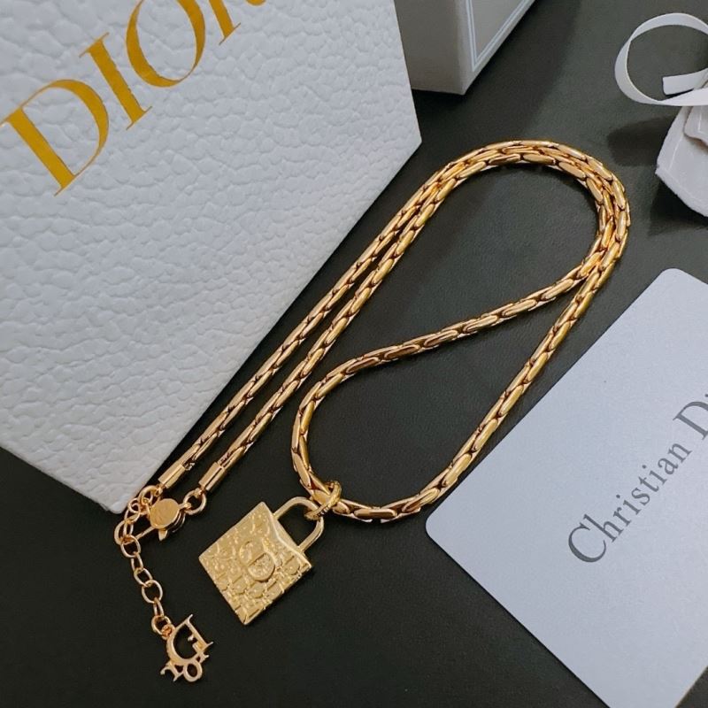 chr1st1an D10r necklaces